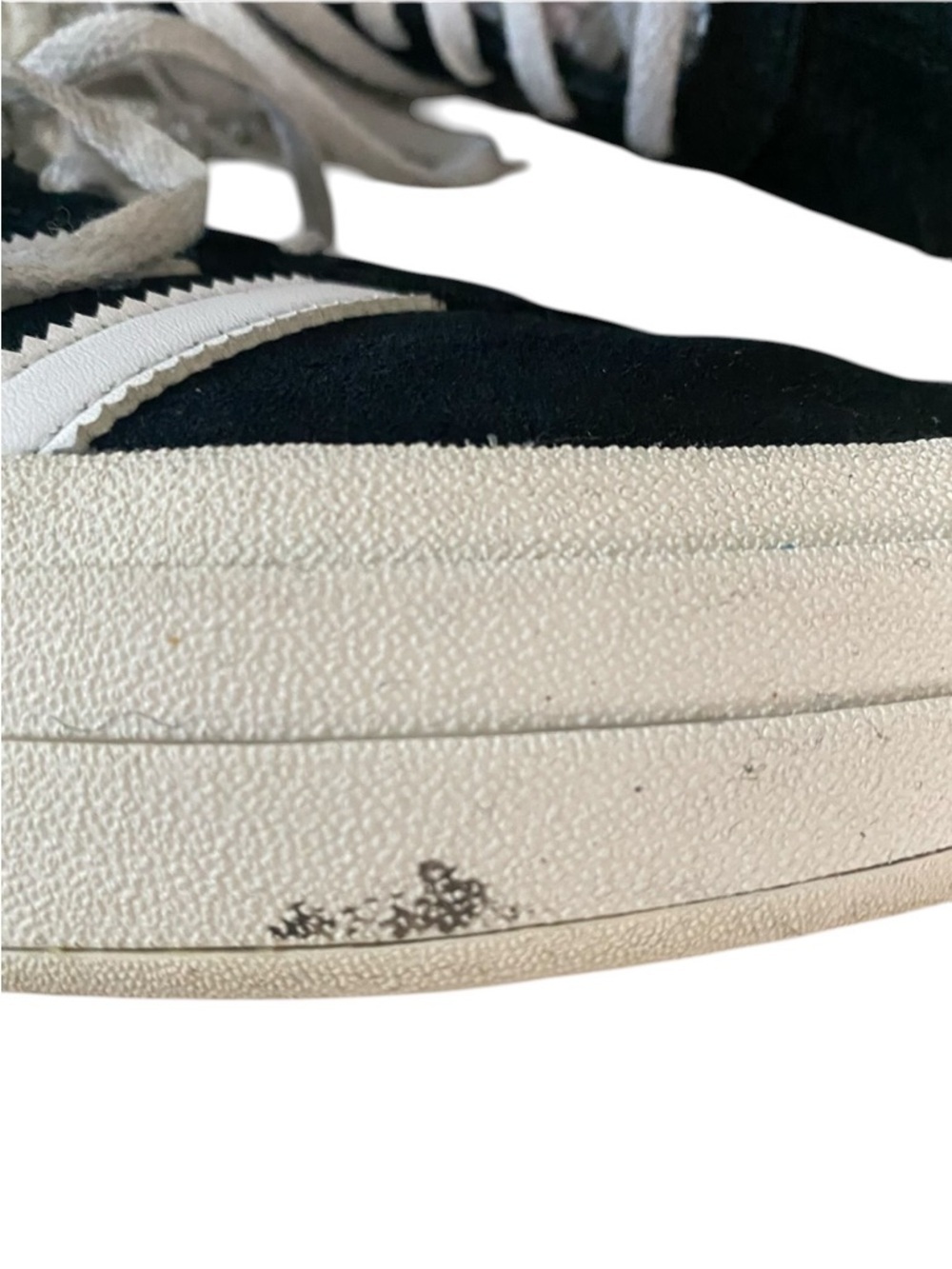 Classic Adidas Gazelle sneakers in black suede with iconic white stripes - Picture 6 of 16